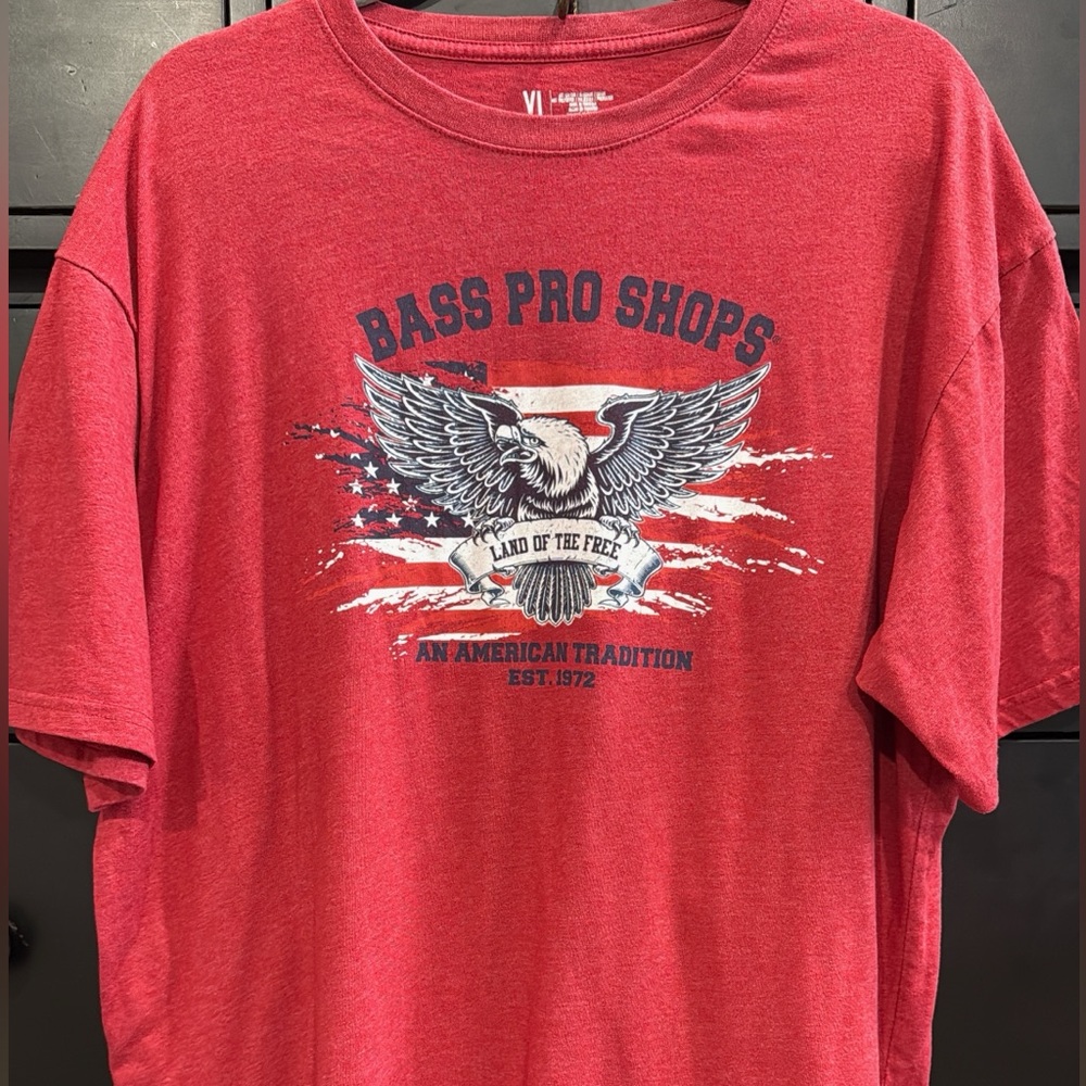 Vintage Bass Pro Shops Red Graphic T-Shirt